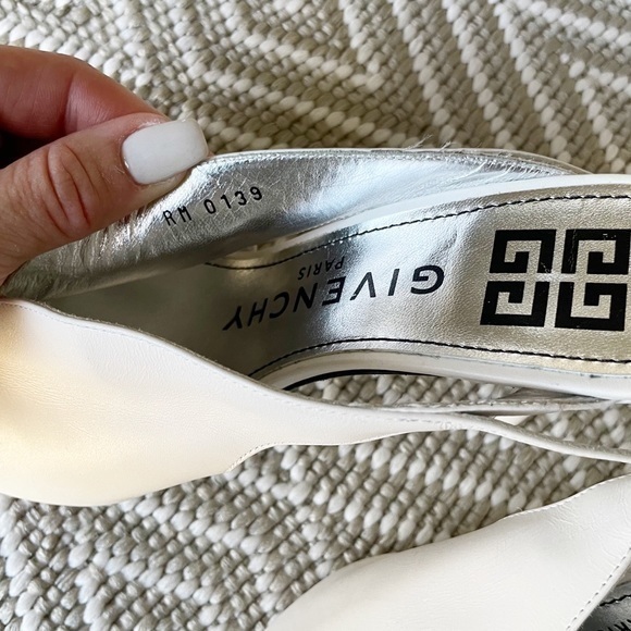 Givenchy Wing White Leather Sandals - Picture 15 of 15